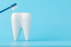 インプラントと歯の掛け橋（ブリッジ）、どちらがおすすめですか？