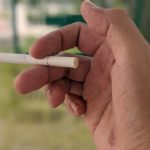 喫煙者でもインプラント治療は受けられますか?